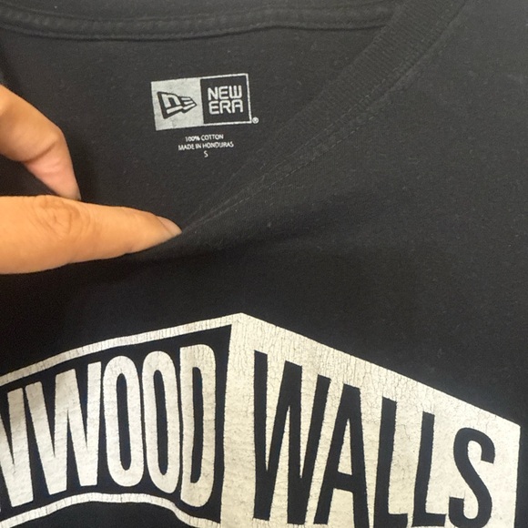New Era Black Wynwood Walls Tee - Picture 2 of 3